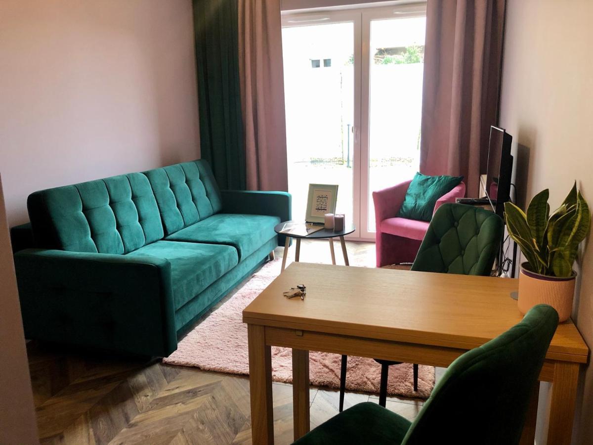 Apartament Z Ogrodkiem I Garazem Poznań Buitenkant foto