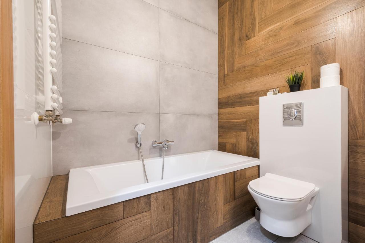 Apartament Z Ogrodkiem I Garazem Poznań Buitenkant foto