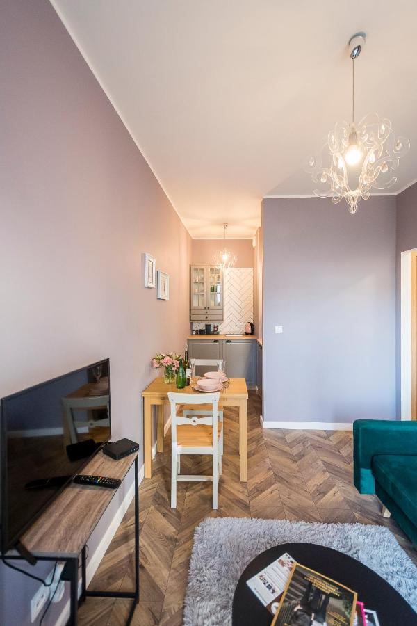 Apartament Z Ogrodkiem I Garazem Poznań Buitenkant foto