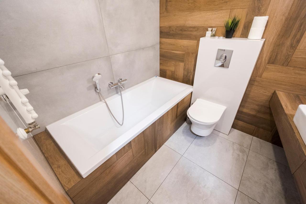 Apartament Z Ogrodkiem I Garazem Poznań Buitenkant foto