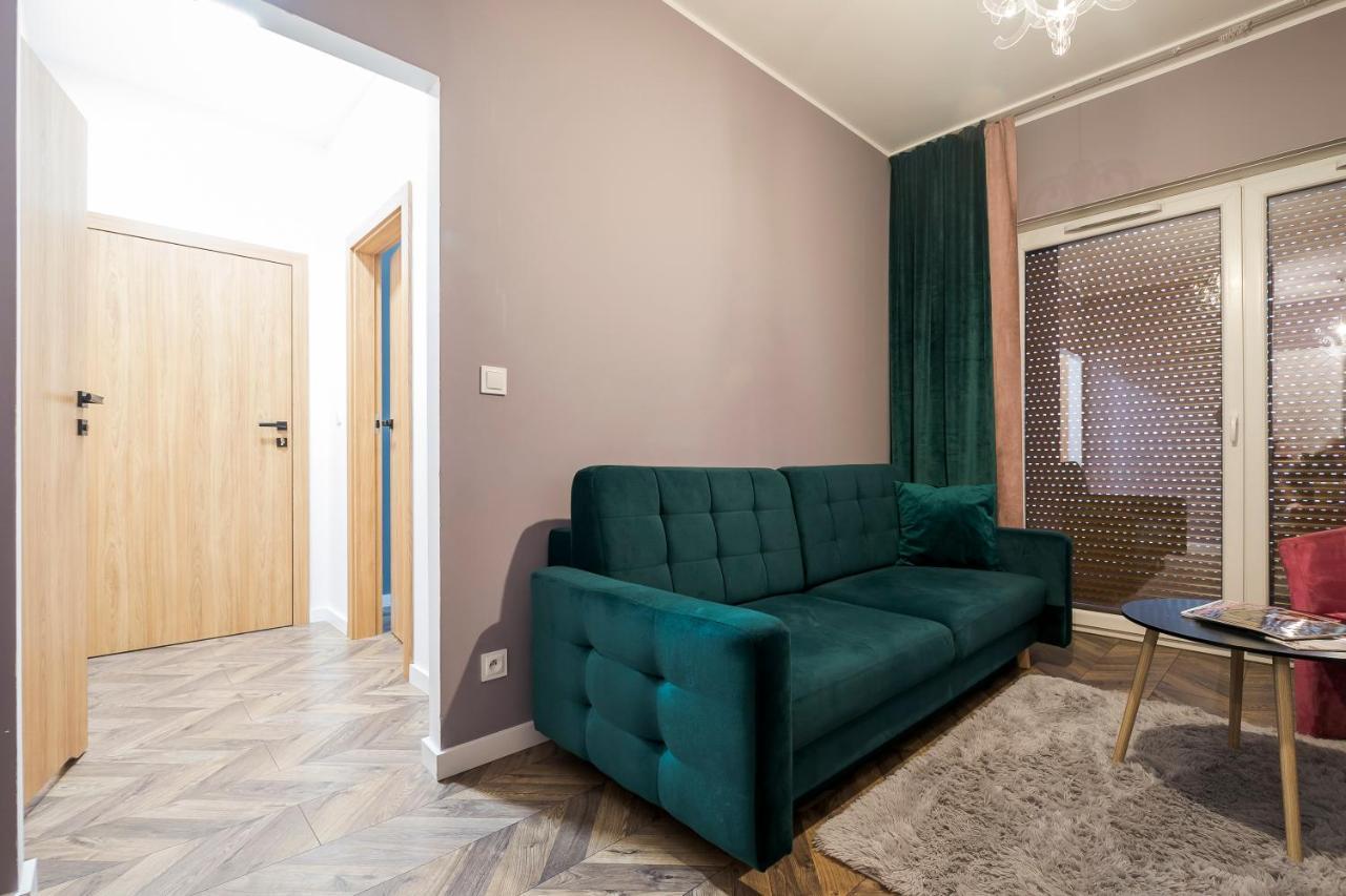 Apartament Z Ogrodkiem I Garazem Poznań Buitenkant foto