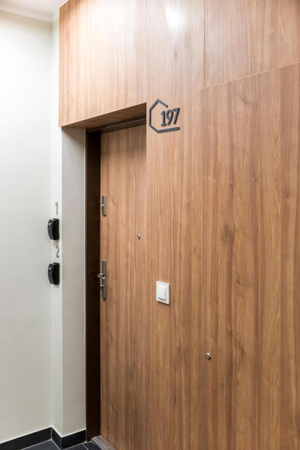 Apartament Z Ogrodkiem I Garazem Poznań Buitenkant foto