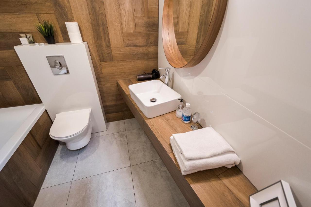 Apartament Z Ogrodkiem I Garazem Poznań Buitenkant foto