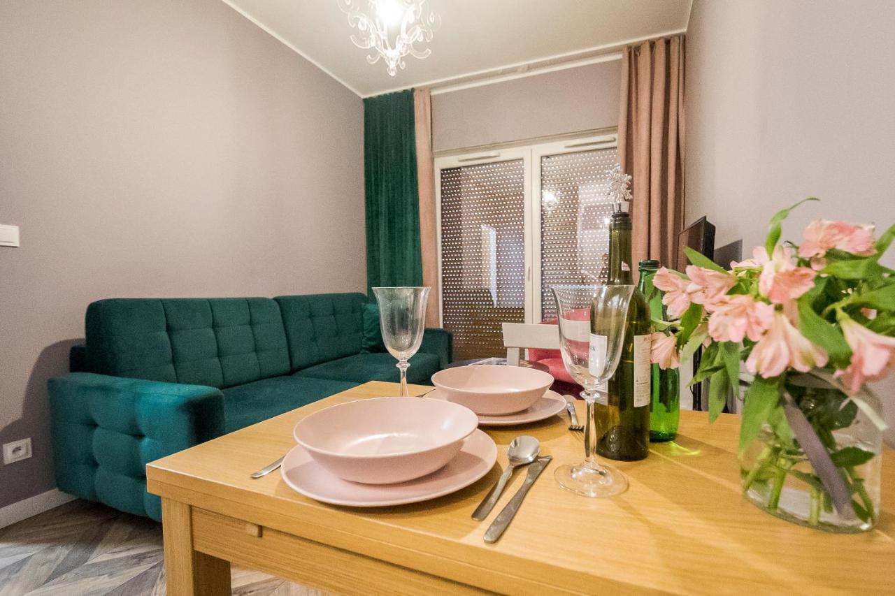 Apartament Z Ogrodkiem I Garazem Poznań Buitenkant foto