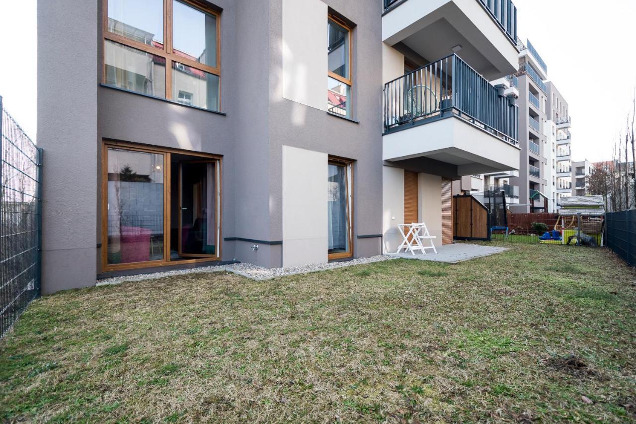 Apartament Z Ogrodkiem I Garazem Poznań Buitenkant foto