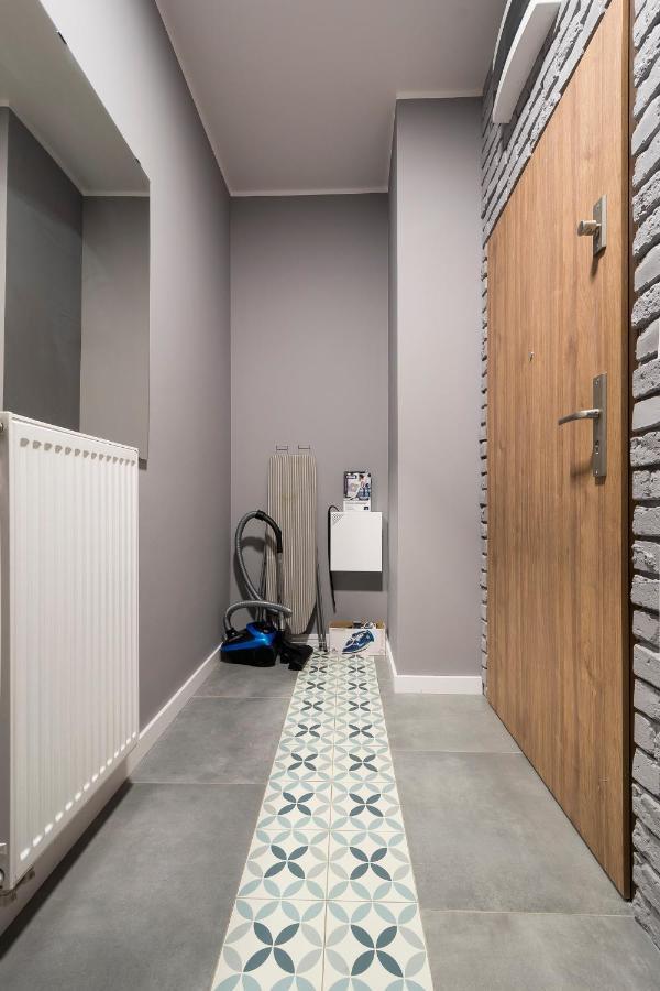Apartament Z Ogrodkiem I Garazem Poznań Buitenkant foto