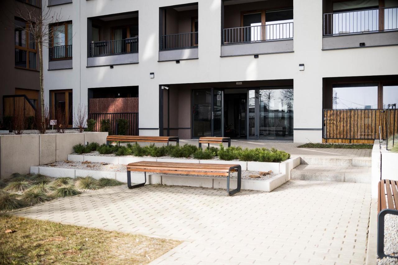 Apartament Z Ogrodkiem I Garazem Poznań Buitenkant foto
