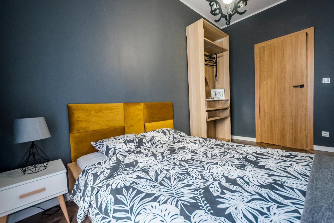 Apartament Z Ogrodkiem I Garazem Poznań Buitenkant foto