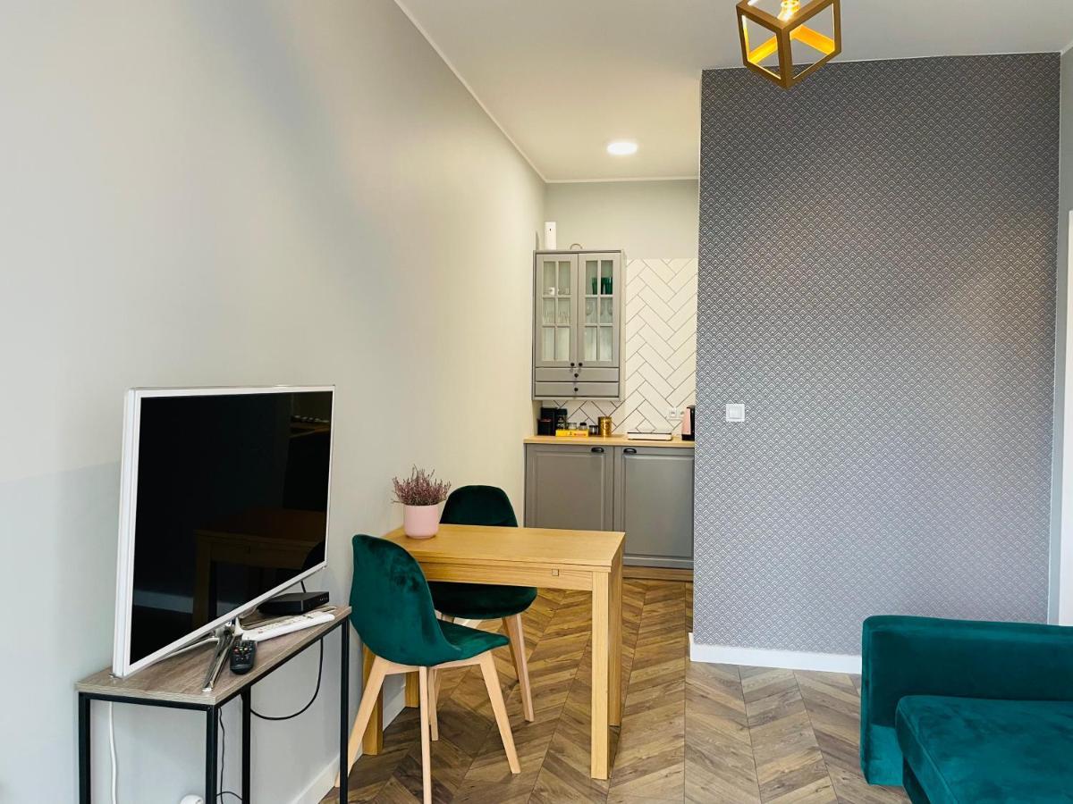 Apartament Z Ogrodkiem I Garazem Poznań Buitenkant foto