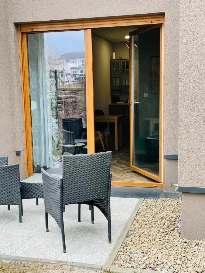 Apartament Z Ogrodkiem I Garazem Poznań Buitenkant foto