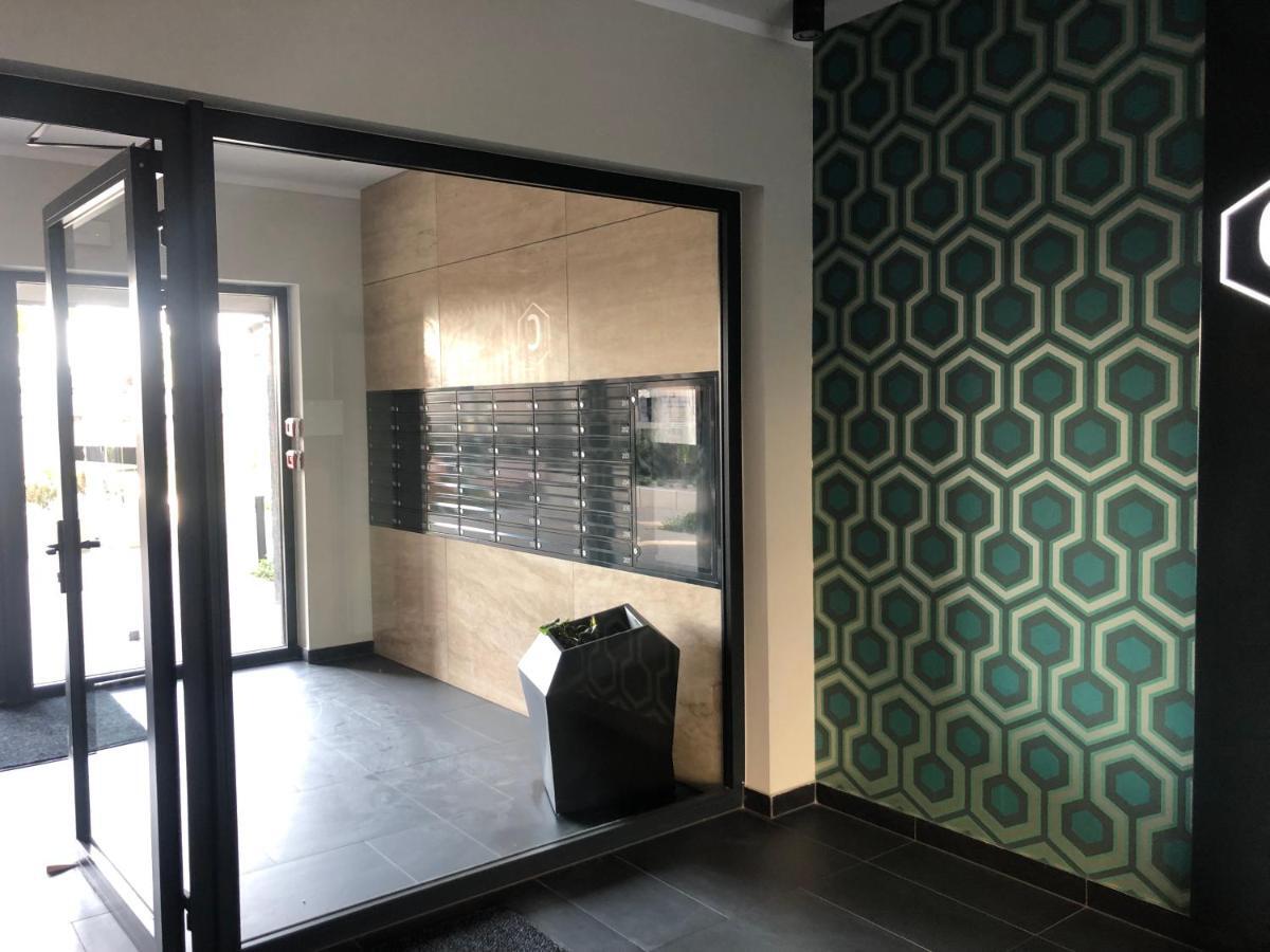 Apartament Z Ogrodkiem I Garazem Poznań Buitenkant foto