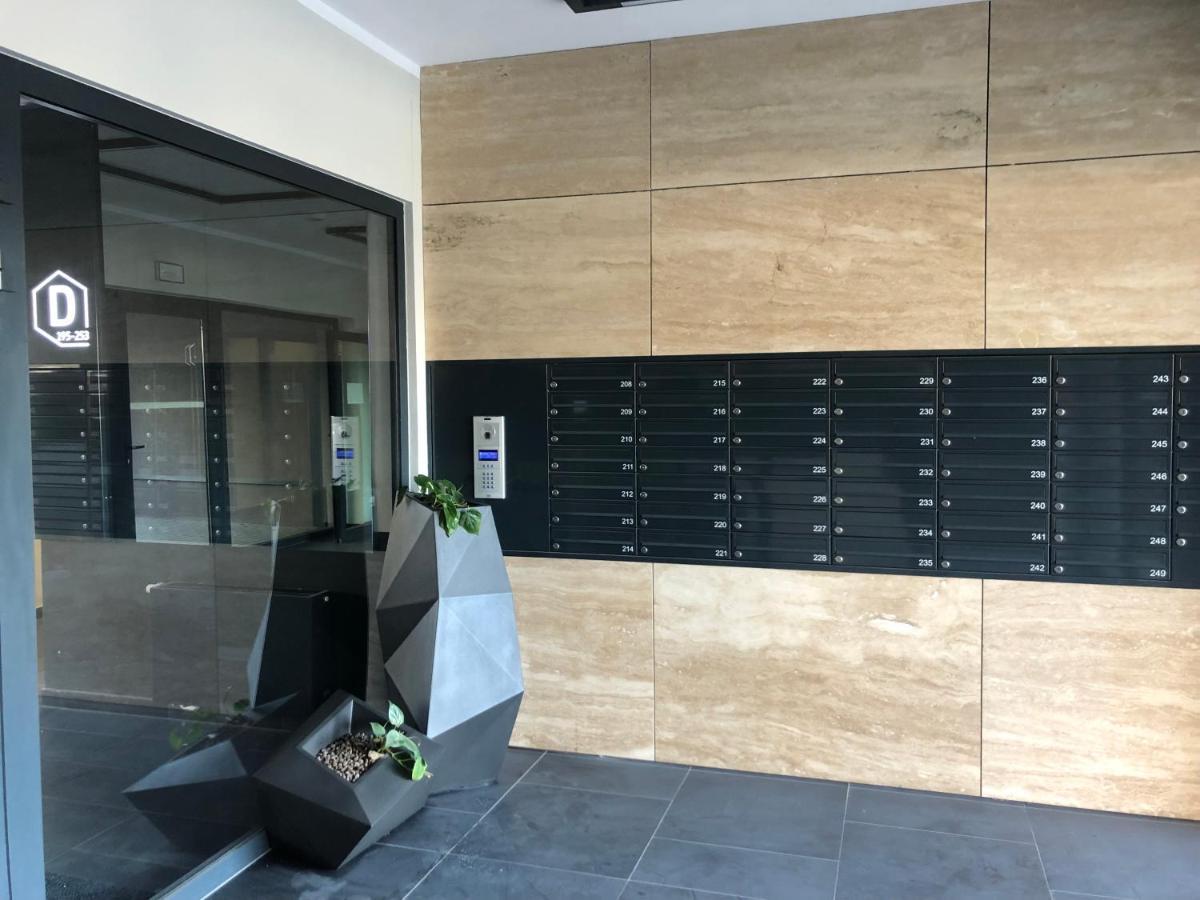 Apartament Z Ogrodkiem I Garazem Poznań Buitenkant foto