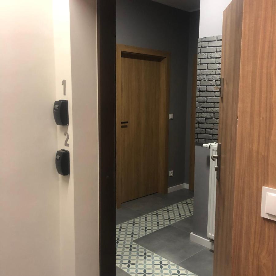 Apartament Z Ogrodkiem I Garazem Poznań Buitenkant foto